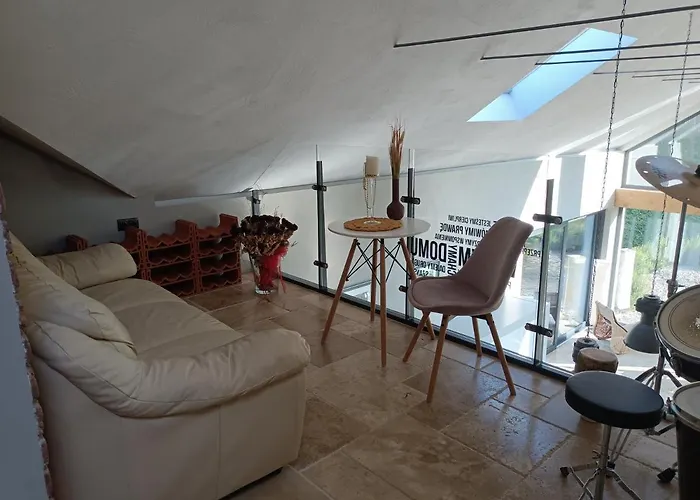 Semesterbostad Lala Male Klaczno